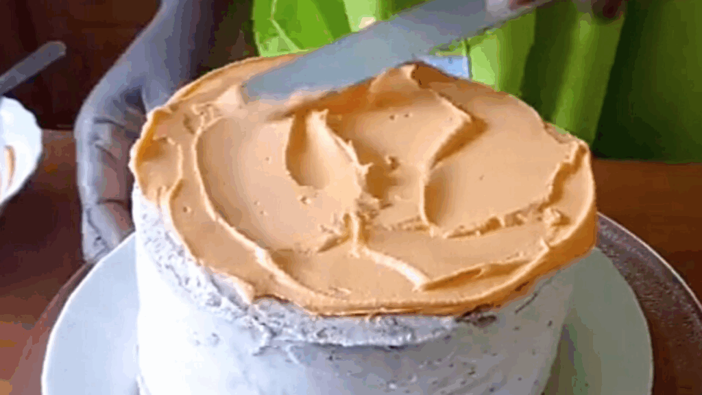 Easy royal icing recipe with orange food color