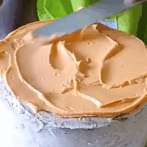 Easy royal icing recipe with orange food color